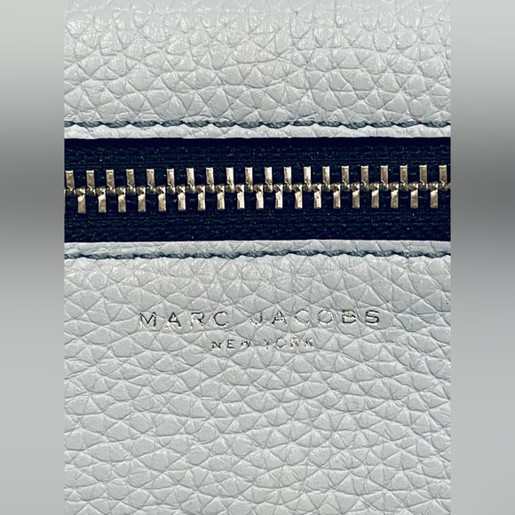 Marc Jacobs baby blue leather crossbody wallet Bag - Picture 5 of 6